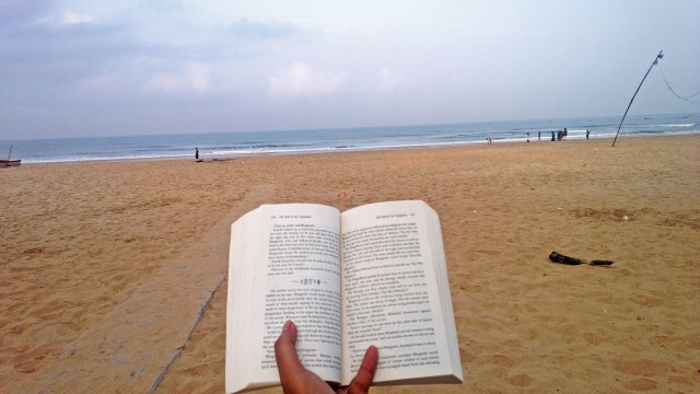 010 Reading in Peace (Baga, Goa, India)